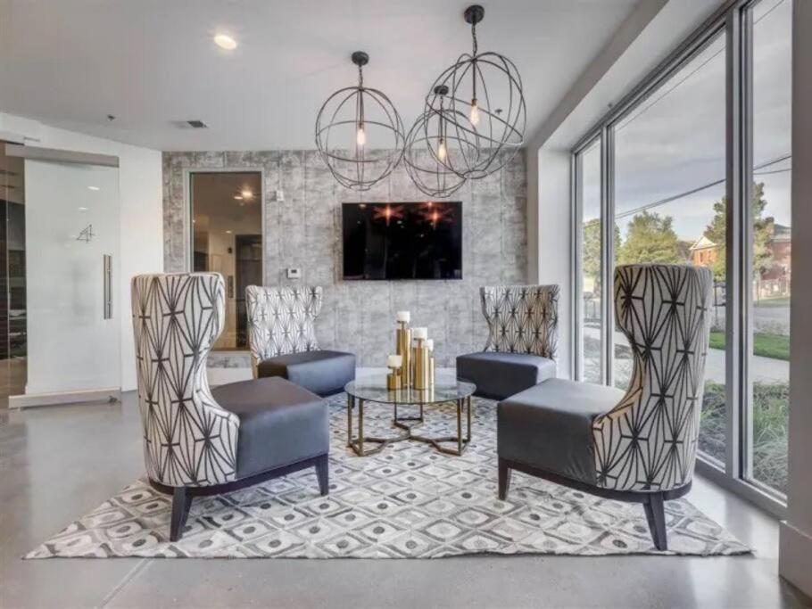 Luxurious Retreat In Slc Apartment