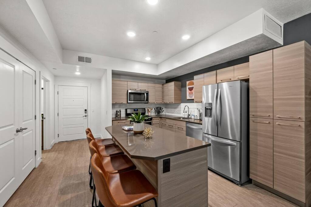 Luxurious Retreat In Slc Apartment